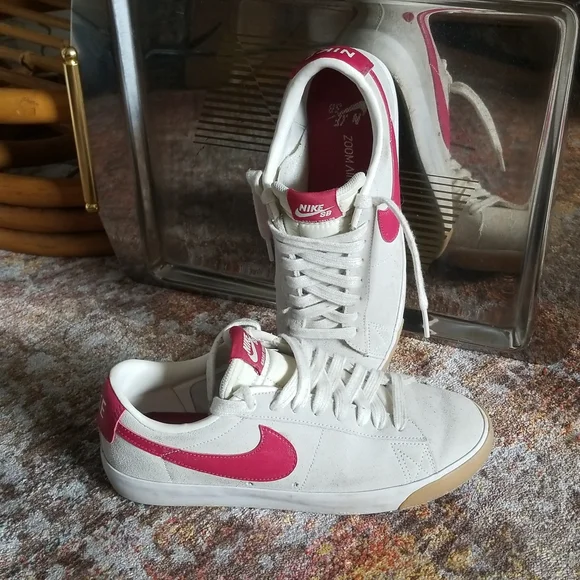 Shoes - Picture 5 of 8